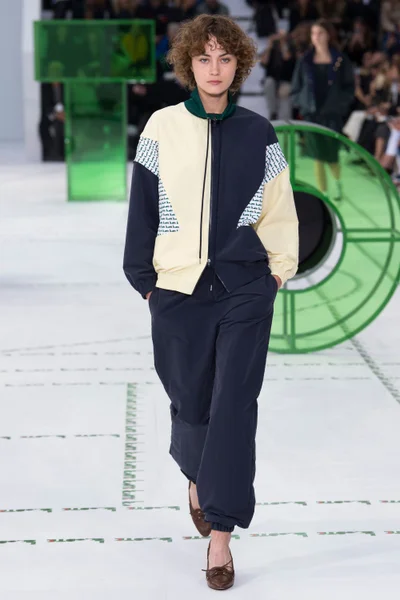 Look 15